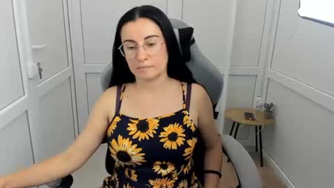 Snapshot of lucyycharm chatting on July 2026 12:32:02 PM Lucy online show from July 2026 12:32:02 PM