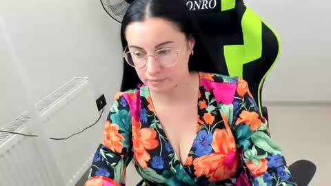 Snapshot of lucyycharm chatting on July 2026 10:29:01 AM Lucy online show from July 2026 10:29:01 AM