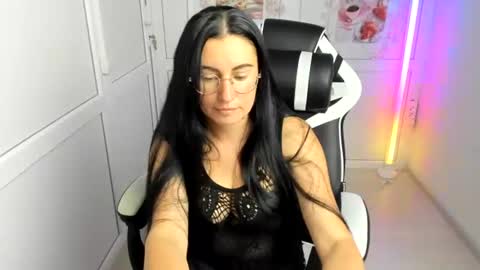 Snapshot of lucyycharm chatting on July 2026 12:45:01 PM Lucy online show from July 2026 12:45:01 PM