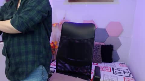 lui_fer01 online show from October 2025 11:09:02 AM