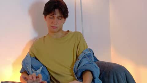 Lui online show from March 2026 03:43:01 AM