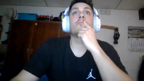 A slave to the mistress.. un esclavo para las amas dominantes. online show from April 2026 07:08:02 PM