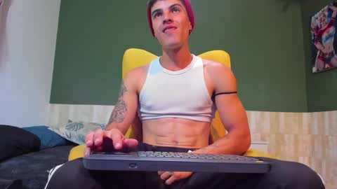 Snapshot of luis_as chatting on February 2025 01:27:02 AM Luis AS online show from February 2025 01:27:02 AM