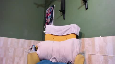 Snapshot of luis_as chatting on February 2025 12:04:02 PM Luis AS online show from February 2025 12:04:02 PM