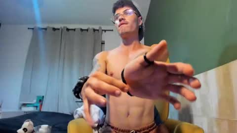 Snapshot of luis_as chatting on February 2025 12:34:01 PM Luis AS online show from February 2025 12:34:01 PM