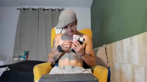 Snapshot of luis_as chatting on February 2025 12:20:01 PM Luis AS online show from February 2025 12:20:01 PM