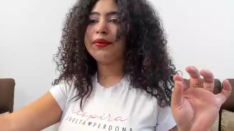 Snapshot of luisa_cameron chatting on June 2026 07:06:02 PM online show from June 2026 07:06:02 PM
