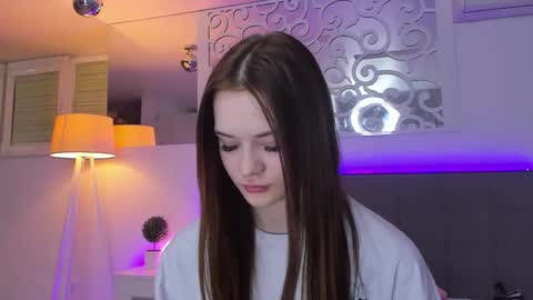 Snapshot of luisaclover chatting on March 2026 04:35:01 PM LuisaClover online show from March 2026 04:35:01 PM