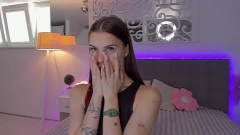 Snapshot of luisaclover chatting on July 2026 12:24:02 PM LuisaClover online show from July 2026 12:24:02 PM