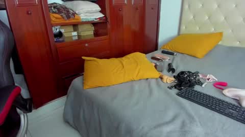 Luissa online show from March 2025 04:56:01 AM