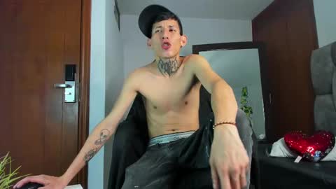 Snapshot of lujuriau_u chatting on October 2025 03:49:01 AM lujuriau_u online show from October 2025 03:49:01 AM