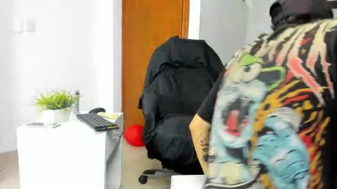 Snapshot of lujuriau_u chatting on October 2025 04:21:01 AM lujuriau_u online show from October 2025 04:21:01 AM