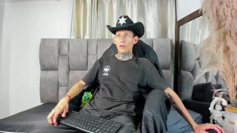 Snapshot of lujuriau_u chatting on October 2025 02:55:02 AM lujuriau_u online show from October 2025 02:55:02 AM