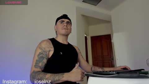 Snapshot of luka_castlehot chatting on December 2024 04:18:02 AM Luka Castle online show from December 2024 04:18:02 AM