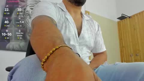 Snapshot of luke__09 chatting on September 2025 11:10:01 AM LUKE online show from September 2025 11:10:01 AM