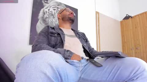 Snapshot of luke__09 chatting on September 2025 11:33:01 AM LUKE online show from September 2025 11:33:01 AM