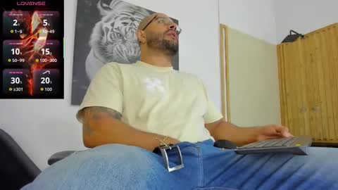 Snapshot of luke__09 chatting on September 2025 11:33:02 AM LUKE online show from September 2025 11:33:02 AM