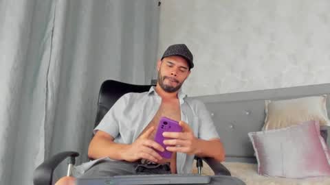 Snapshot of luke_diaz7 chatting on March 2025 07:45:01 AM luke diaz7 online show from March 2025 07:45:01 AM