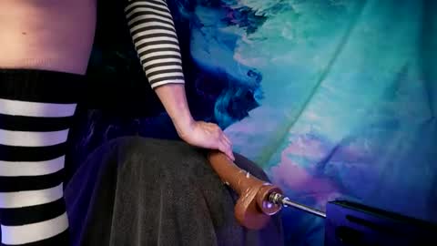 lukewildone online show from October 2025 05:37:01 AM