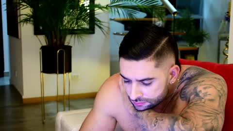 Lukhas f4f online show from April 2026 02:23:01 AM