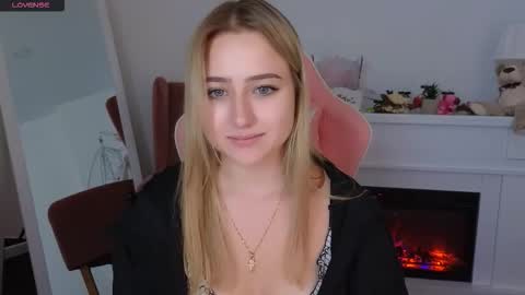 Lily online show from September 2025 10:27:01 AM