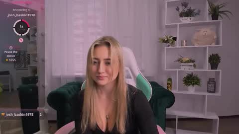 Lily online show from November 2025 09:52:02 AM