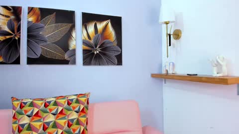 Snapshot of lulu__cute chatting on October 2025 09:56:01 PM LuLu online show from October 2025 09:56:01 PM