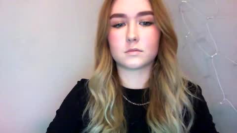 Snapshot of lulu_baby1 chatting on February 2025 01:41:02 PM Lulu Baby18 online show from February 2025 01:41:02 PM