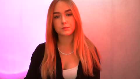 Snapshot of lulu_baby1 chatting on February 2025 01:27:01 PM Lulu Baby18 online show from February 2025 01:27:01 PM