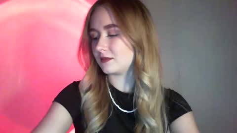 Snapshot of lulu_baby1 chatting on February 2025 03:52:01 PM Lulu Baby18 online show from February 2025 03:52:01 PM