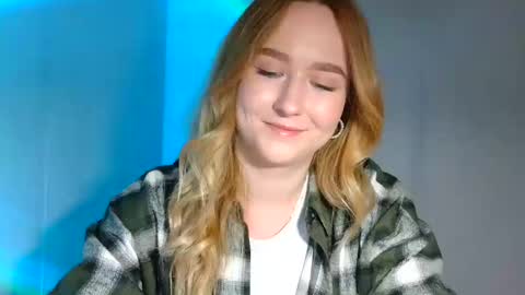 Snapshot of lulu_baby1 chatting on March 2025 04:44:02 PM Lulu Baby18 online show from March 2025 04:44:02 PM