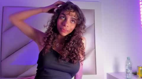 Snapshot of lulu_js_ chatting on July 2026 03:44:01 AM elizabeth online show from July 2026 03:44:01 AM