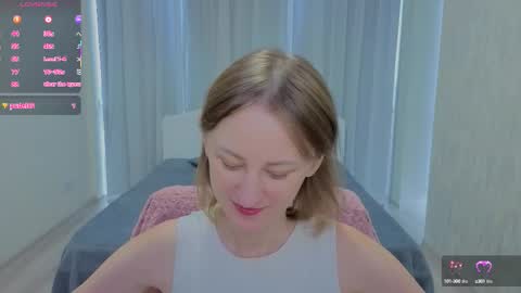 Snapshot of luluchiiii chatting on September 2025 10:26:02 AM Lily online show from September 2025 10:26:02 AM