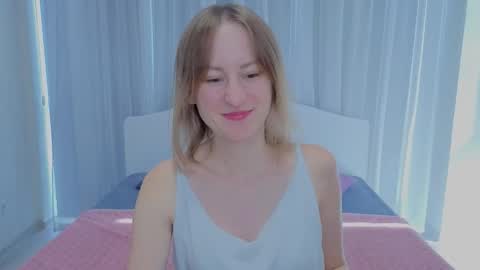Snapshot of luluchiiii chatting on September 2025 10:06:02 AM Lily online show from September 2025 10:06:02 AM