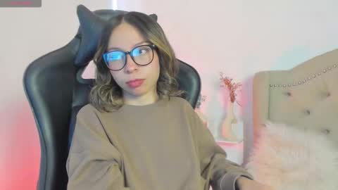 luluuberry online show from November 2025 01:00:01 PM