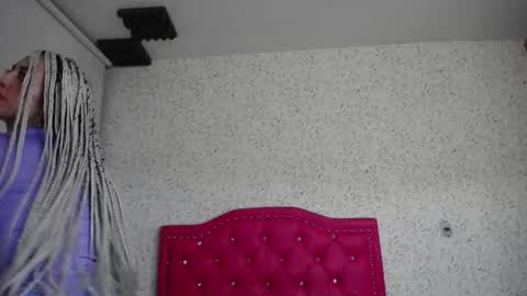 Luly online show from December 2025 04:17:01 AM