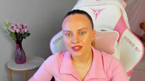 Snapshot of lumerisoren chatting on June 2026 04:39:02 PM lumerisoren online show from June 2026 04:39:02 PM