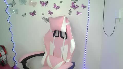 luna00bella online show from October 2025 01:45:02 PM