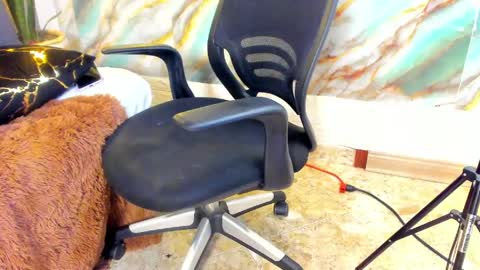 Luna online show from April 2026 06:10:01 PM