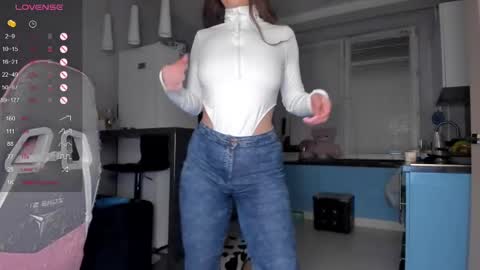 Snapshot of luna__l chatting on February 2025 05:47:02 PM Alice online show from February 2025 05:47:02 PM