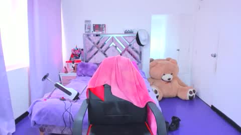 luna_analya online show from February 2026 03:27:01 PM