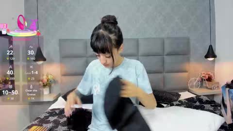 Luna online show from November 2025 11:57:02 AM