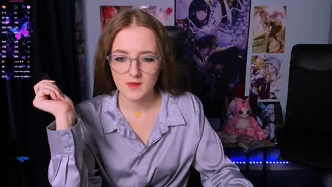 luna_berryy online show from December 2024 07:46:02 PM
