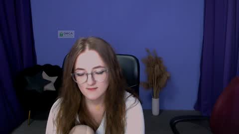 luna_berryy online show from December 2024 02:56:02 AM