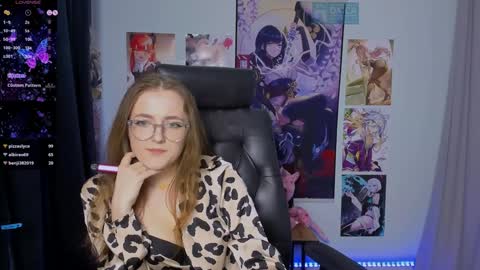 luna_berryy online show from December 2024 02:49:02 AM