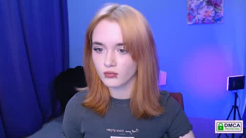 luna_berryy online show from January 2025 07:40:01 PM