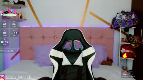 Luna online show from January 2026 09:39:02 PM