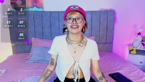 luna_blooms online show from April 2026 12:32:01 PM