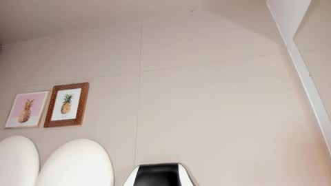 luna_bradley_ online show from March 2026 12:22:01 PM