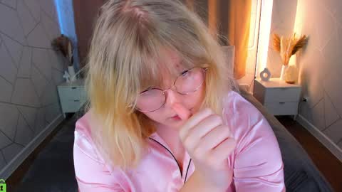 luna online show from April 2026 01:03:01 AM